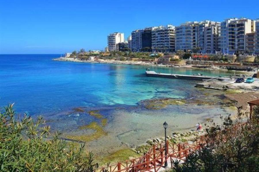 Seaview Apartment In Fort Cambridge, Sliema Esterno foto