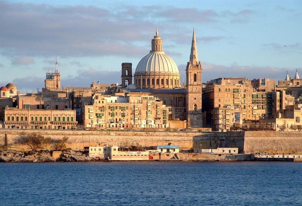 Seaview Apartment In Fort Cambridge, Sliema Esterno foto